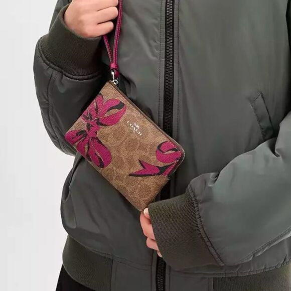 Coach Corner Zip Wristlet In Signature Canvas With Bow Print Bag Wallet Purse - Picture 11 of 11